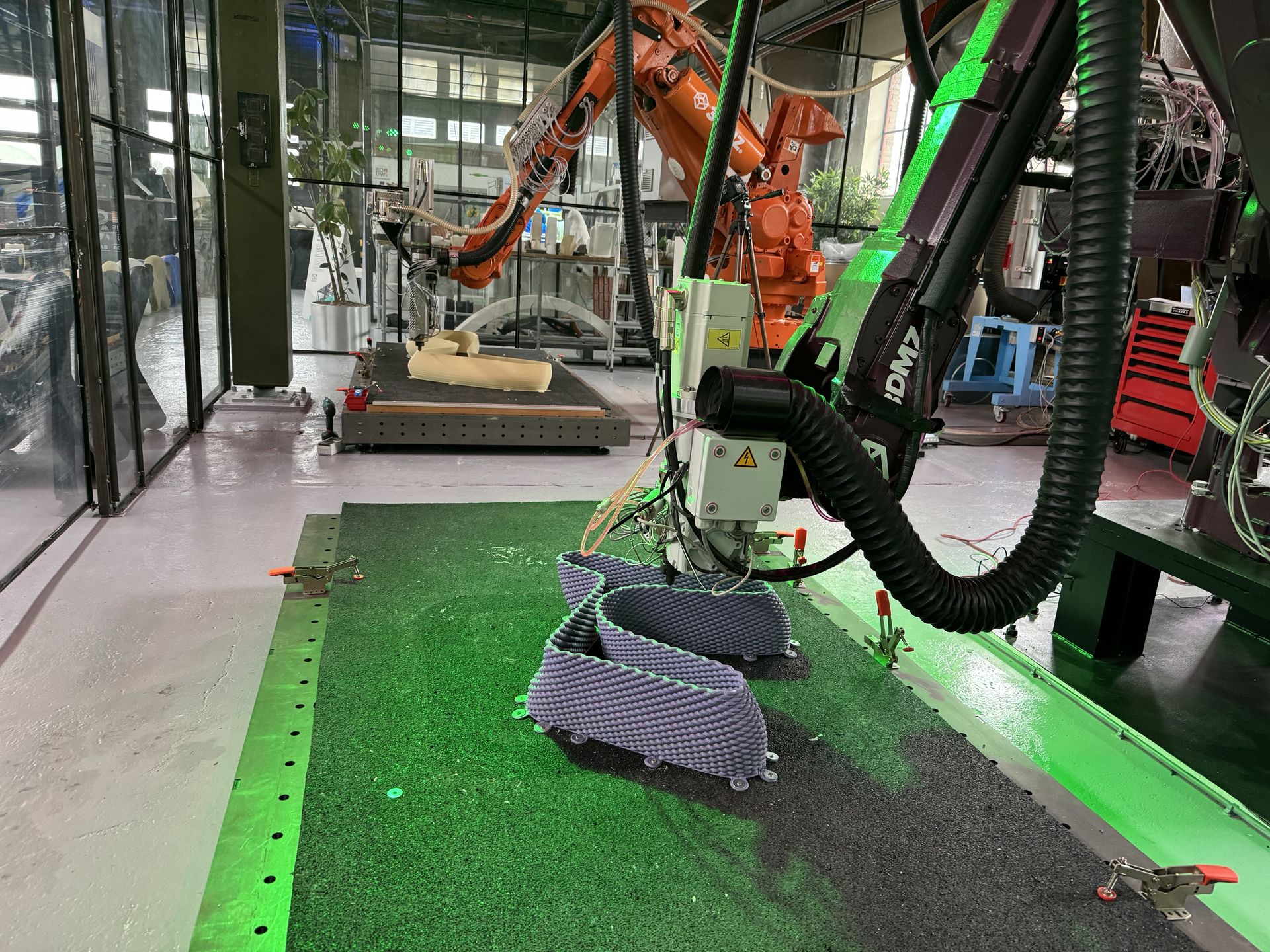 Hybrid robotic workflow